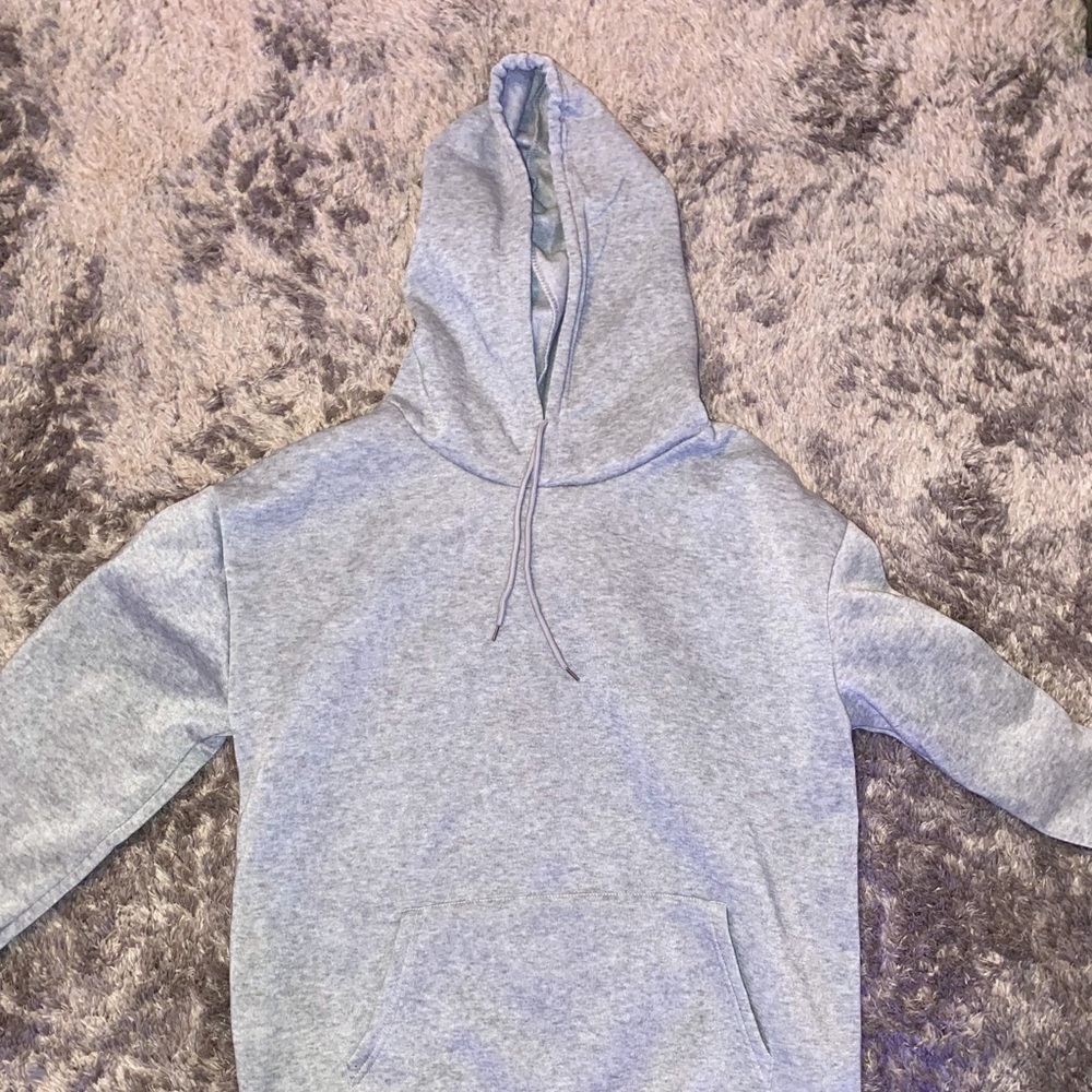 very good quality. never worn. color is great.